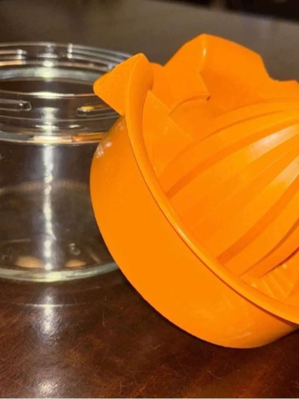 Clear Glass Juicer Orange lid for Oranges and lemons